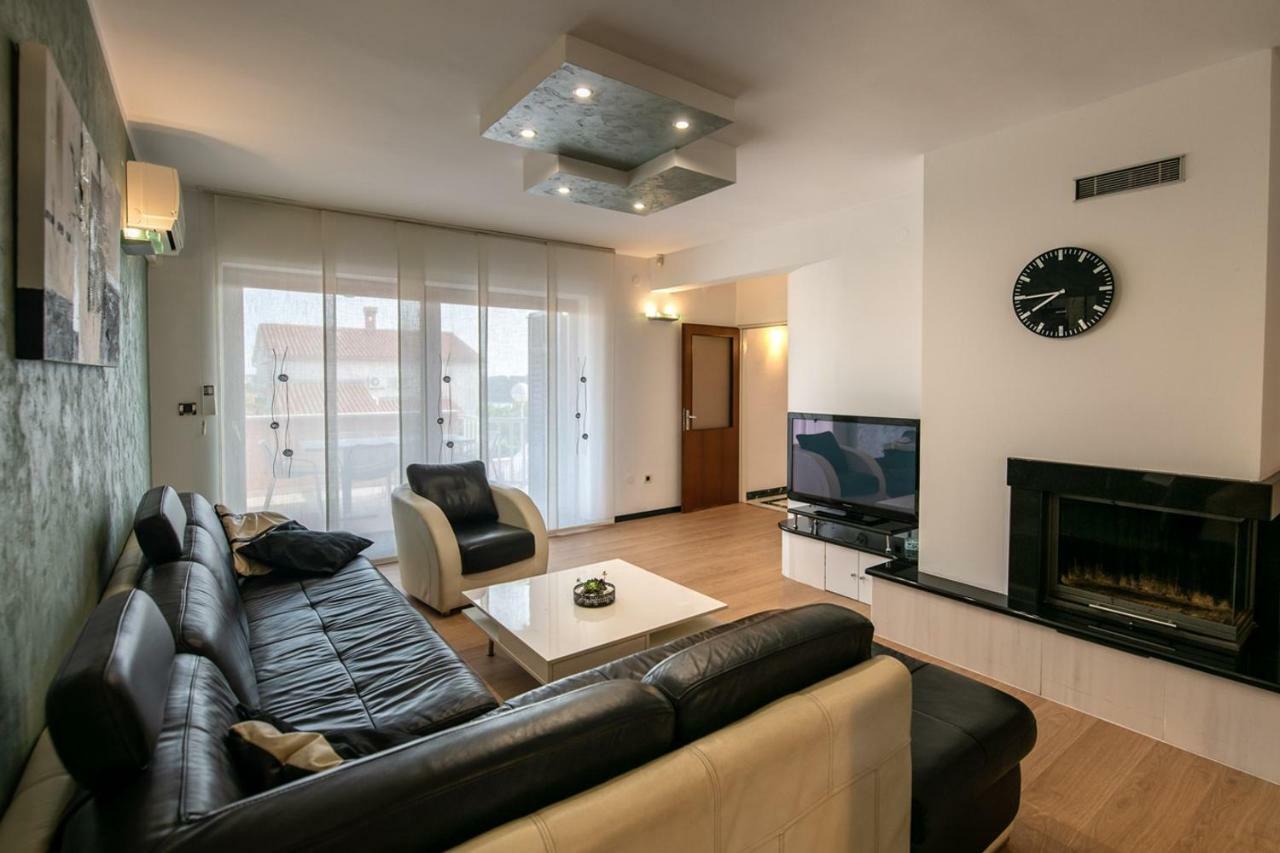 Cave Romane Apartment With Private Pool And Sea View Vinkuran Luaran gambar