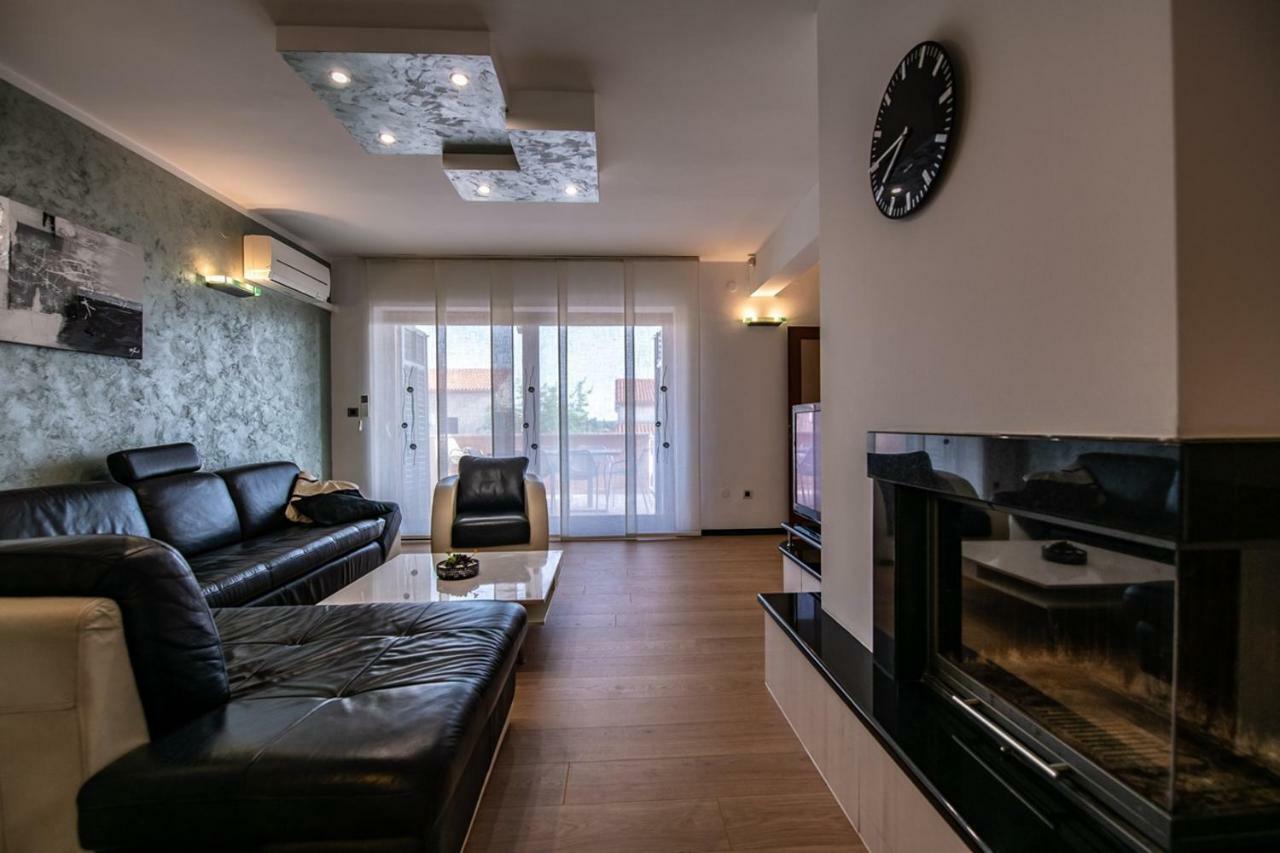 Cave Romane Apartment With Private Pool And Sea View Vinkuran Luaran gambar