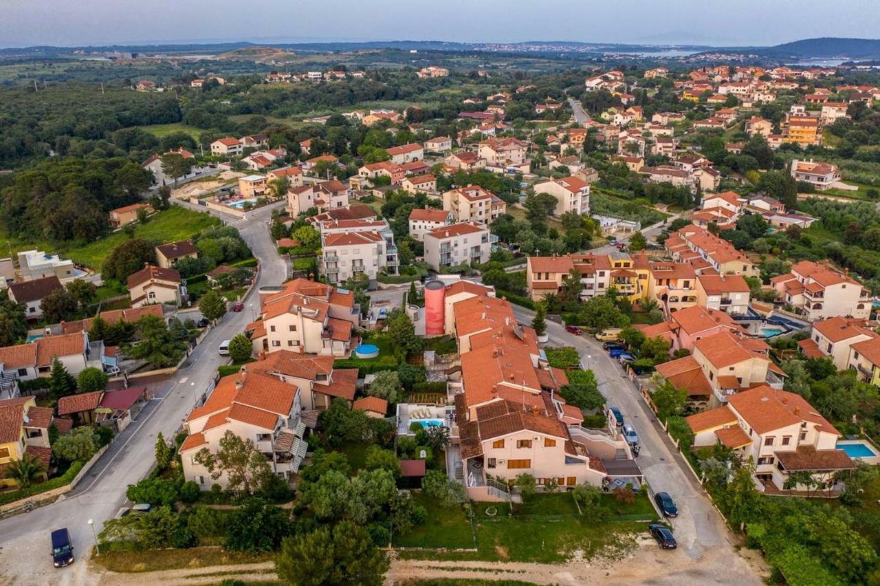 Cave Romane Apartment With Private Pool And Sea View Vinkuran Luaran gambar